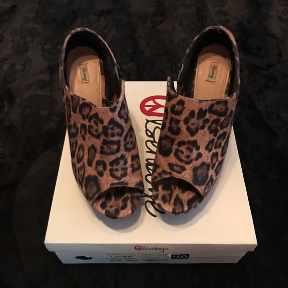 Olsenboye cheetah print wedges - Picture 4 of 6